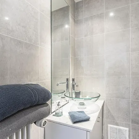 78 Boulevard Clemenceau 2pc Apartment